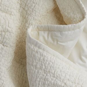 Parachute 
Puckered Quilt - Full/Queen / Cream